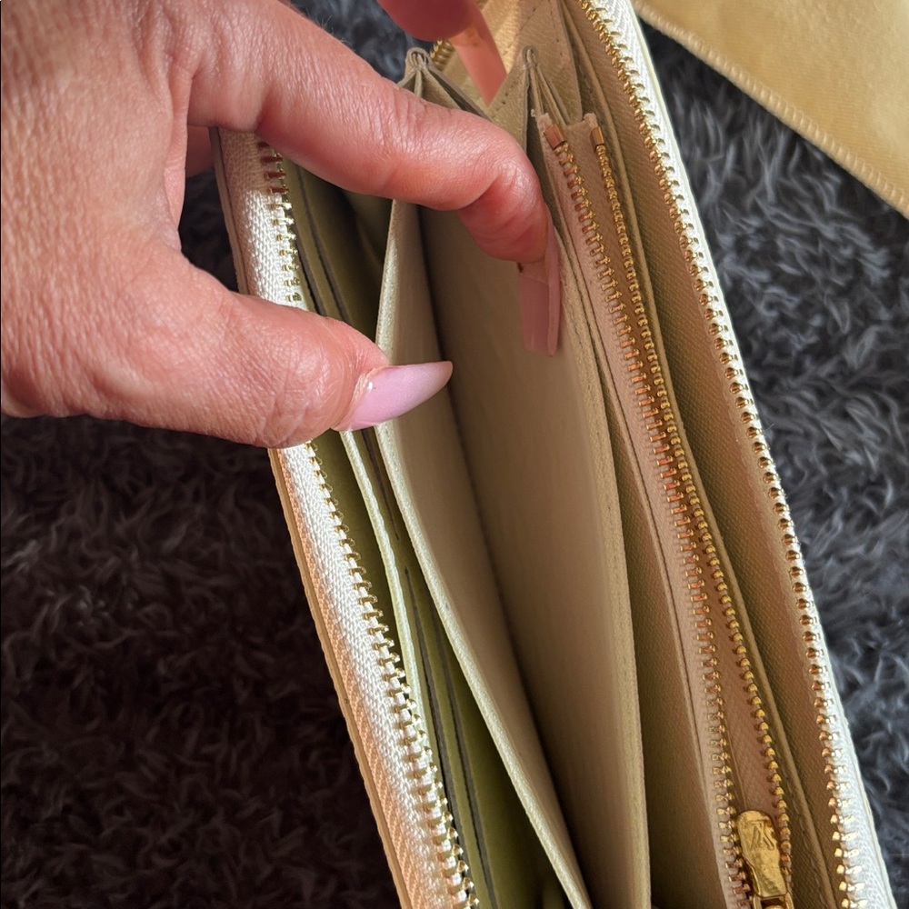 Louis Vuitton Damier Azur Zippy Wallet - Picture 7 of 9